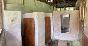 Photo of Los Amigos Wildlife Conservation Lab being built